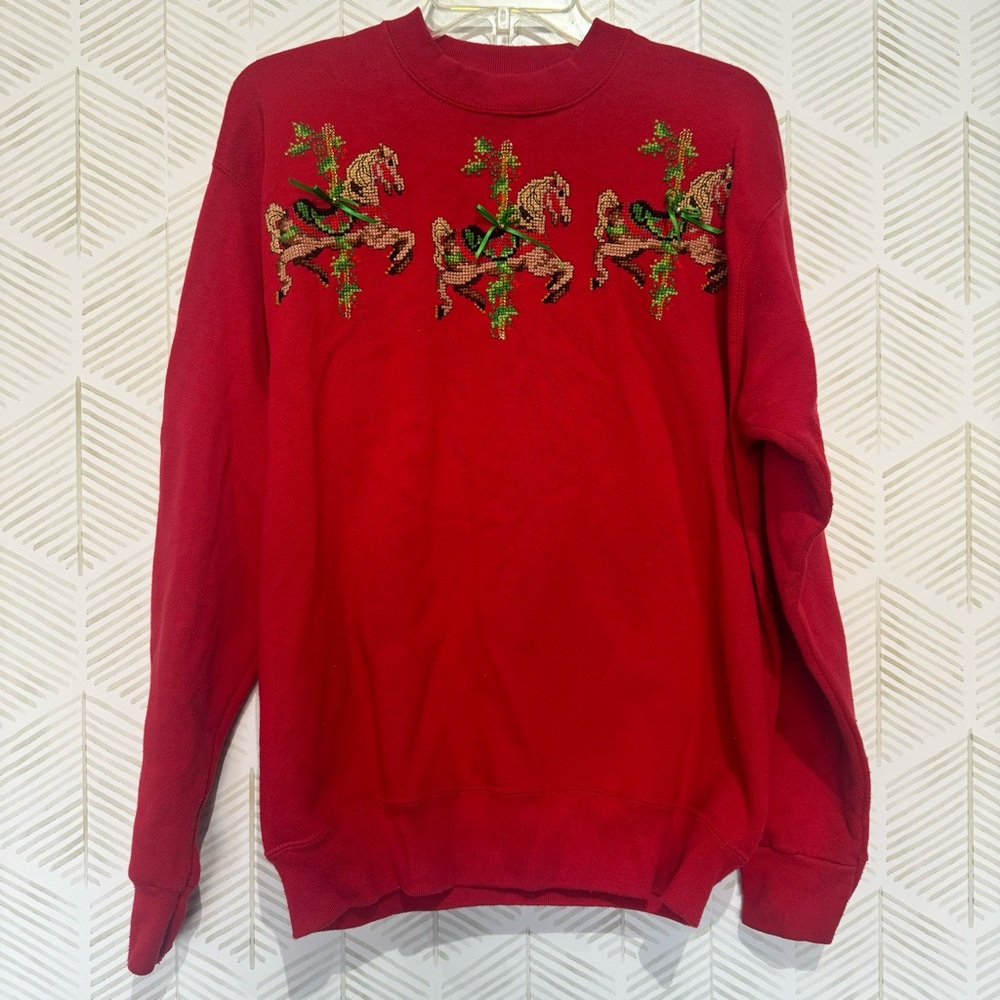 Vtg 90s Christmas Sweatshirt Red Large Needlepoint Carousel‎ Horses Ribbon